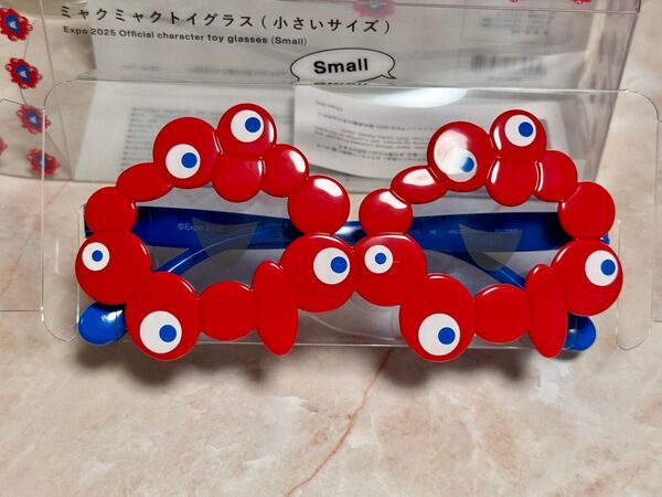 ミャクミャク サングラス