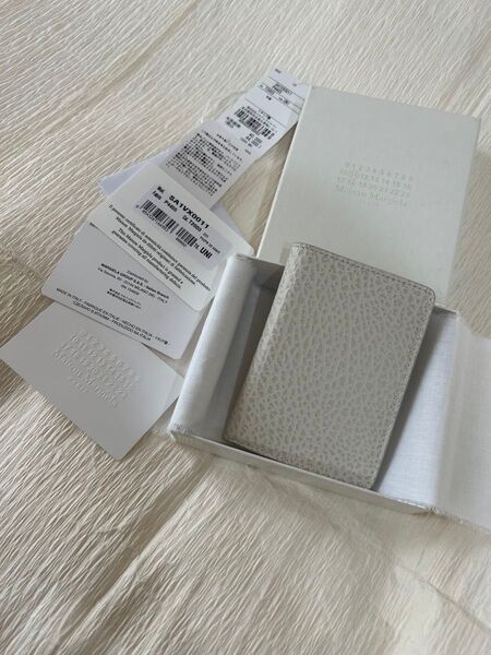MaisonMargeilaメゾンマルジェラ 4ステッチカードケース アイボリー 名刺入れ 定期ケース