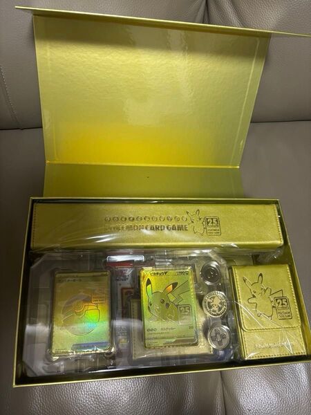 ポケモンカードゲーム ソード&シールド 25th Anniversary GOLDEN BOXゴールデンボックスシュリ無