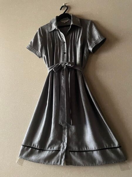 グレーのシャツワンピース ベルト付き