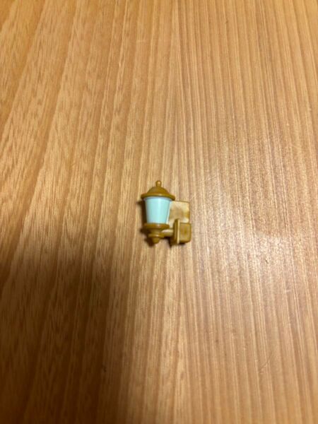 シルバニアファミリー 緑の丘のすてきなおうち 玄関灯1コ