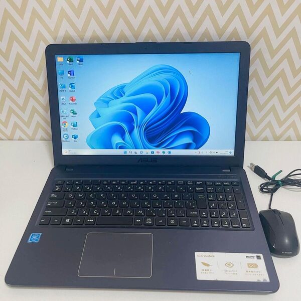 T244 ASUSノートパソコン WebカメラSSD高速 Windows11
