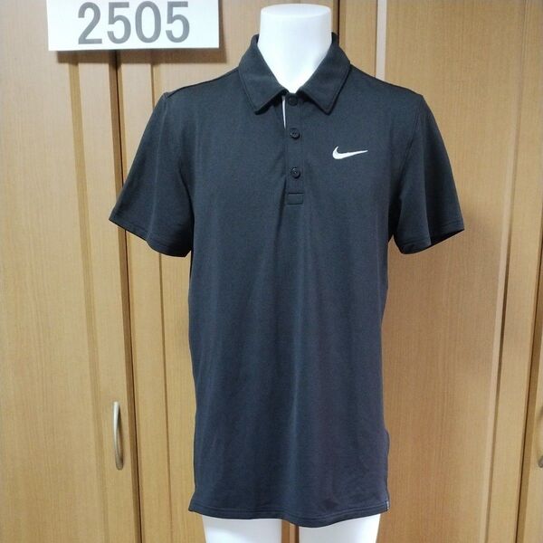 ナイキテニス・半袖ポロシャツS/M ブラック テニスネーム付き ボタンにはNIKE TENNISロゴ刻印入り スウォッシュ刺繍も♪