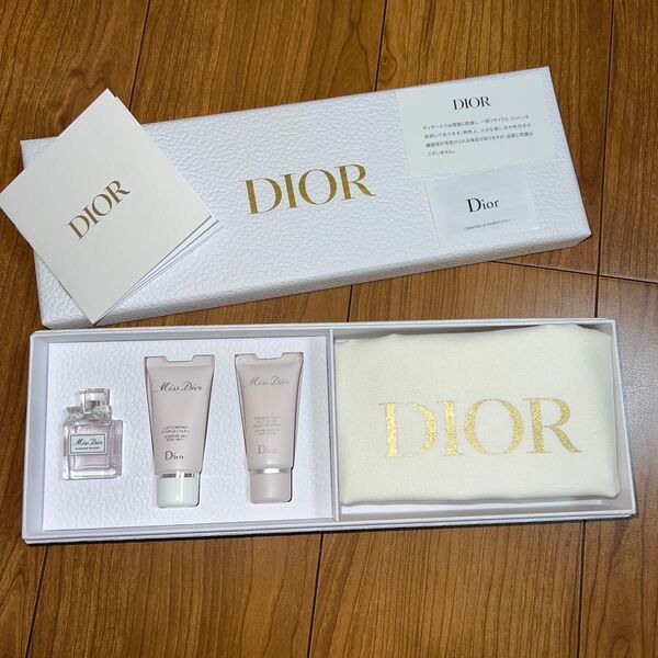 新品未使用 Miss Dior ギフトセット 香水 ボディミルク ハンドクリーム 巾着 Dior クリスタル会員 バースデーギフト