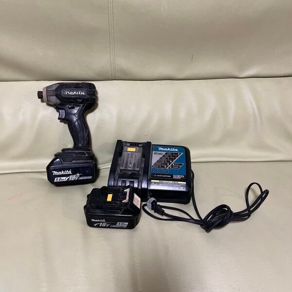 マキタ 18v 充電式ソフトインパクトドライバー TS141D makita 電動工具 バッテリー2個 充電器つきコードレス