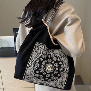 トートバッグ 大容量 ブラック 黒 バンダナ柄 エコバッグ刺繍 ペイズリー おしゃれ レディース かばん 肩掛け 通勤 通学