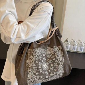 トートバッグ エコバッグ ハンドバッグ 刺繍 バンダナ柄 ペイズリー柄 おしゃれ グレー モカ レディース 人気 手提げ