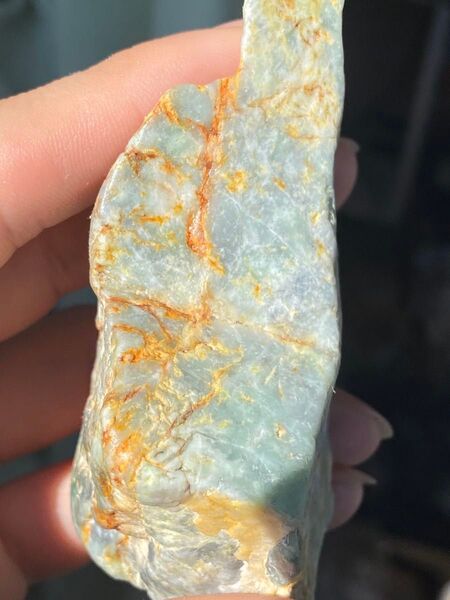 糸魚川翡翠 ヒスイ 青海川 川石 天然石 鉱物 原石 ひすい 140g