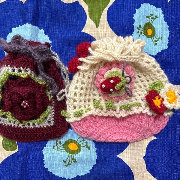 いちご バラ 巾着 ポーチ ハンドメイド 編み物 モチーフつなぎ