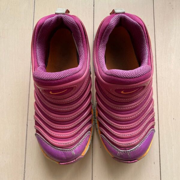 NIKE ダイナモフリー ナイキ 18cm