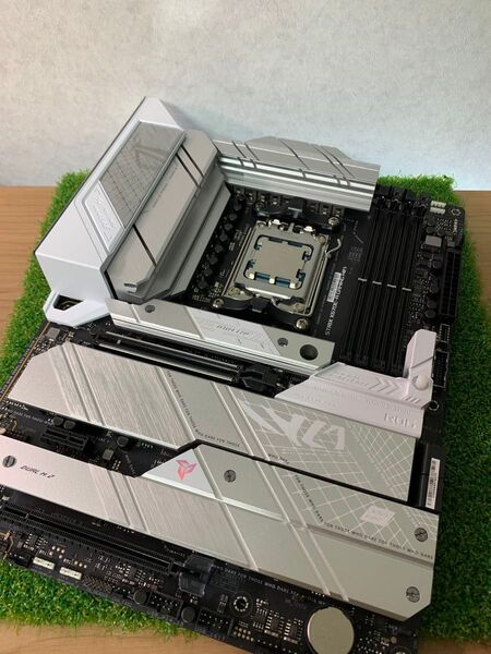 ASUS ROG STRIX X670E-A GAMING WIFI AM5 + 新品 Ryzen5 8400F セット