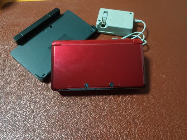 ニンテンドー3DS 本体 レッド 充電器等セット