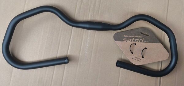 Satori Zone トレッキング ツーリング バタフライ ハンドルバー 31.8x600mm 自転車用ハンドルバー