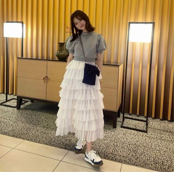 限定価格Bibiy. bibiy.B. SWEATSHIRTパフスリーブスウェットスウェット トレーナー トップス