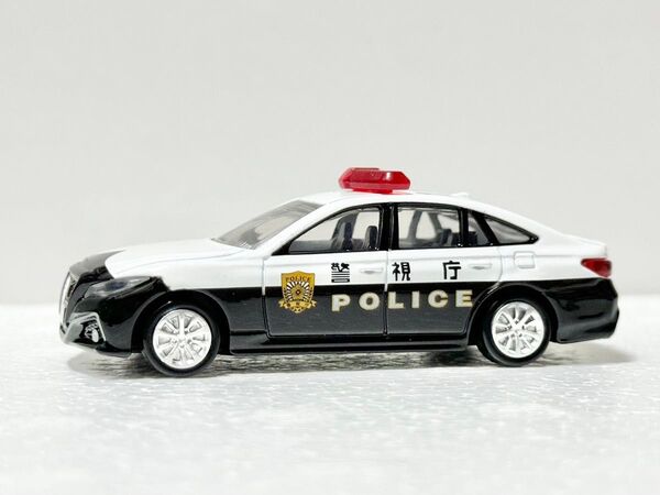 【トミカ】トヨタ・220系 クラウン 警視庁 パトロールカー 警察車両 緊急車両