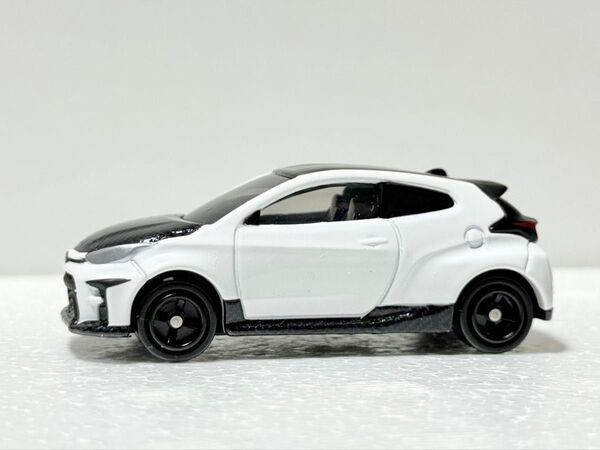 【トミカ改】トヨタ・GRヤリス GR-FOUR GRスポーツ WRC GAZOO