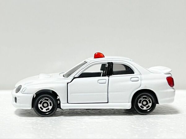【トミカ】スバル・インプレッサ WRX 覆面パトロールカー 警察車両 緊急車両