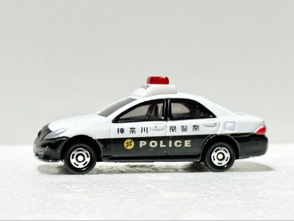 【トミカ】トヨタ・200系クラウン 警らパトカー 神奈川県警 警察車両 緊急車両