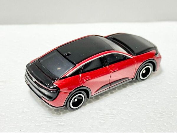 【トミカ】トヨタ・300系クラウン クロスオーバー crown TOYOTA