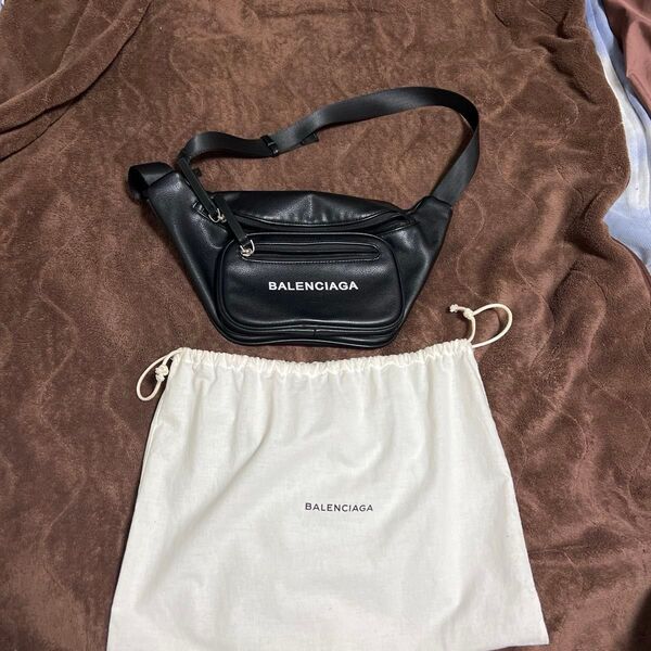 バレンシアガ バッグ