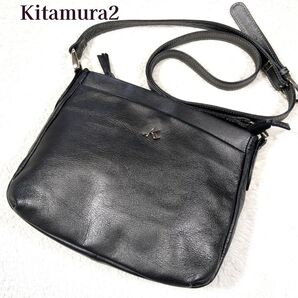 Kitamura2 キタムラ ショルダーバッグ 肩掛け シルバーロゴ 斜め掛け クロスボディ レディース シルバーグレー レザー