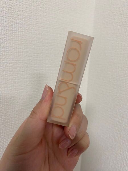 ロムアンド ゼロマットリップスティック 09 シェルヌード