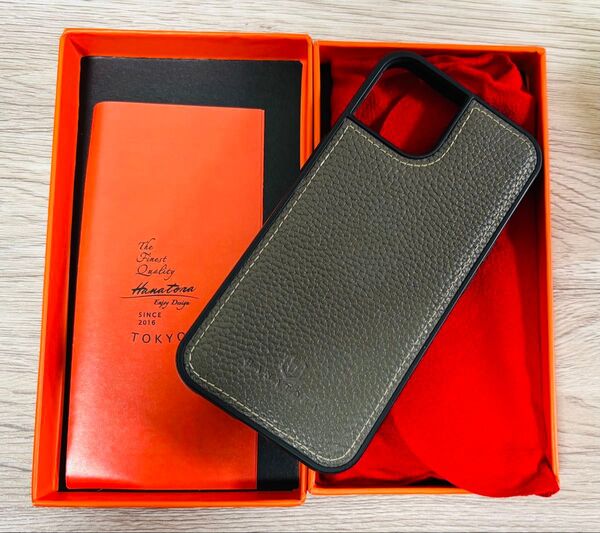 ☆美品☆人気ハナトラiPhone15ケース カラーオリーブグレー☆美品 使用期間2ヶ月程度