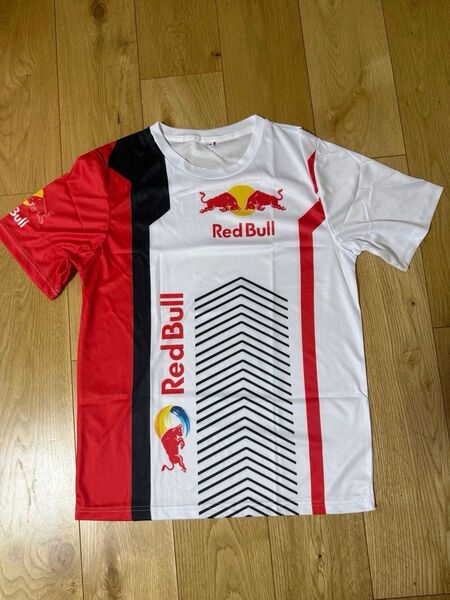 新品 レッドブル Tシャツ半袖 Mサイズ 希少価値限定Red Bull