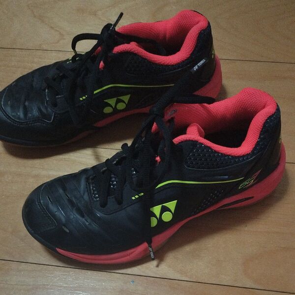 YONEX バドミントンシューズ ブラック 23.5cm