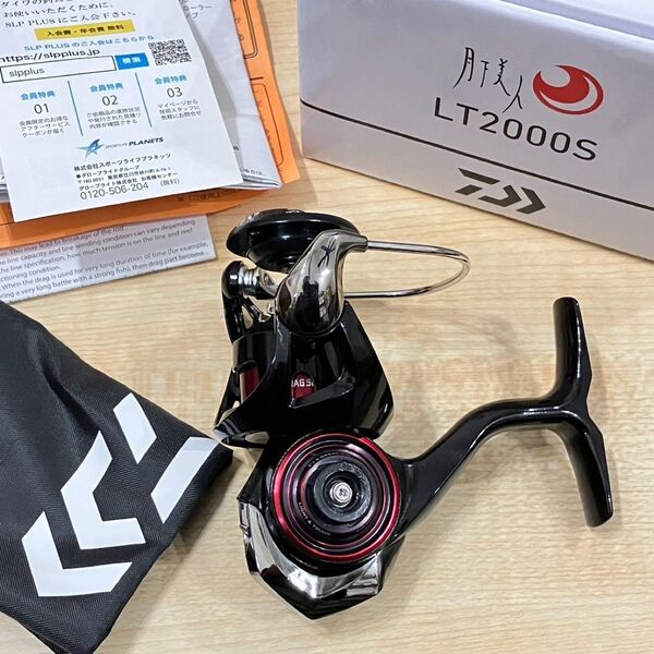 未使用 ダイワ 23月下美人 LT2000S 本体ボディのみ