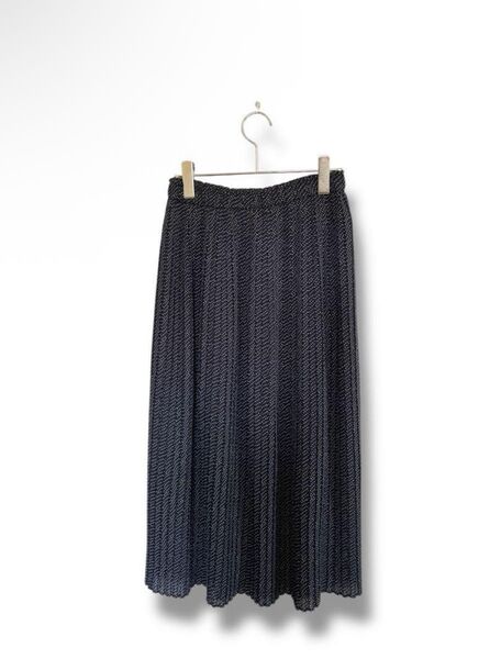 UNIQLOユニクロネイビードットプリーツロングスカートM C26