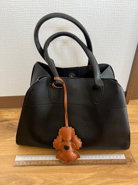 黒のバック