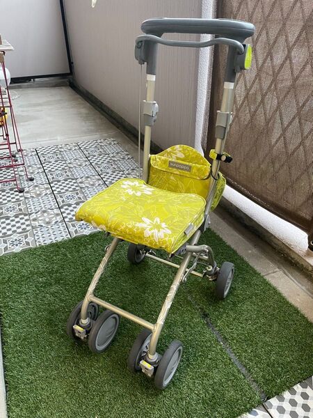 安寿シルバーカート さんぽっぽ 手押し車 軽量 グリーン