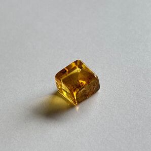 0.4g 琥珀 原石 ポリッシュ ミニミニサイズ
