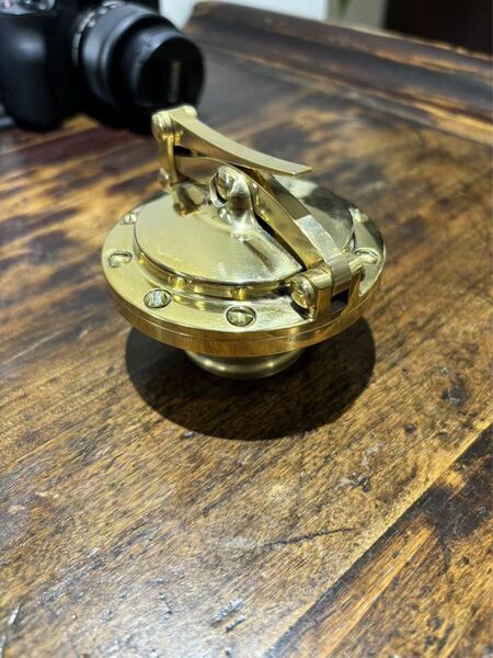 在庫処分 真鍮製スポーツスタータンクキャップ 1個 カスタム ブラス B1 697gハーレーダビッドソン ブランドページ キャンプ