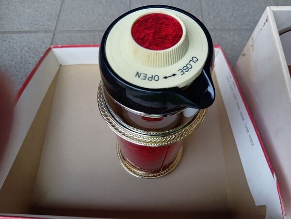 飲料保管容器、氷保管容器 製造時期不明