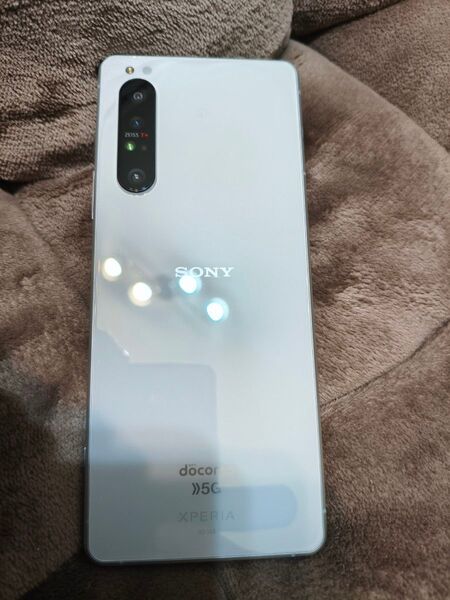 超美品 SONY Xperia 1 II ホワイト docomo SO-51A