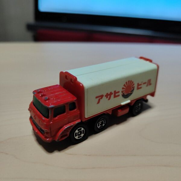 トミカ 三菱ふそう ウイングルーフトラック FUSO
