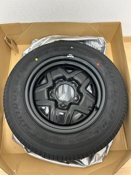 ジムニー jb64 背面タイヤ 新車外し 送料込み 1本 ブリヂストン