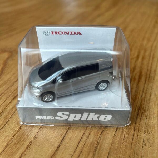 非売品 フリードスパイク LED キーホルダー ミニカー LEDライト キーホルダー HONDA