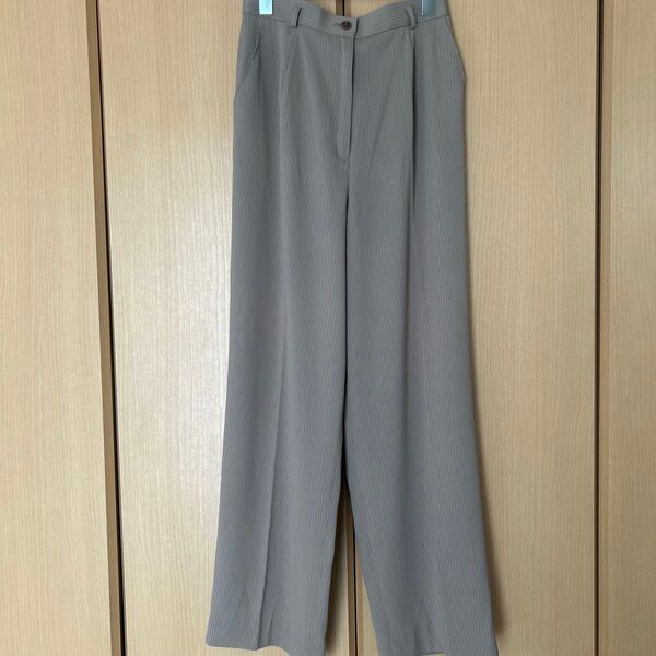 【美品】レディース ストライプ パンツ ベージュ ワイドパンツ ウエスト66