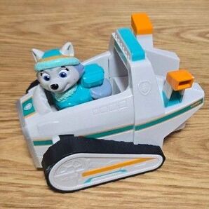 パウパトロール エベレスト ベーシックビークル フィギュア