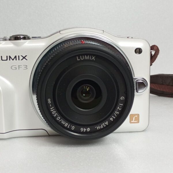 美品 LUMIX GF3 リミックス アイボリーホワイト G 1:2.5/14 ASPH. 単焦点レンズ パンケーキ