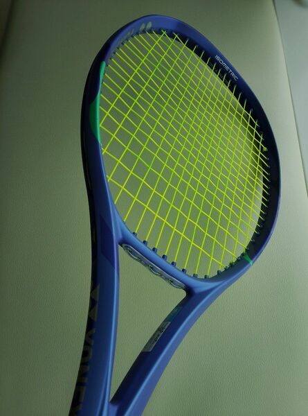 YONEX EZONE 100TOUR Eゾーン 100ツアー 08EZ10TR ヨネックス 硬式テニスラケット グリップサイズ3