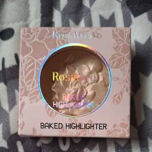 RosaWoo ベイクドハイライター ゴールド 新品未使用