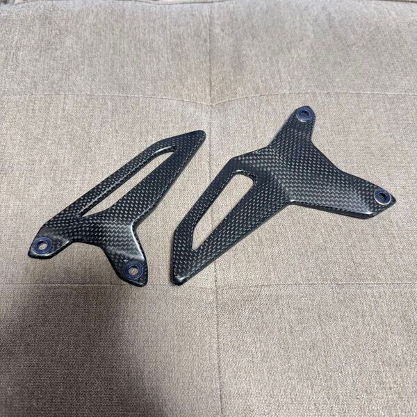 DUCATI パニガーレV2/1299/1199/959/899 カーボンヒールプレート左右set