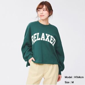 GUグラフィック クロップド ロゴスエットプルオーバー長袖 グリーン Mサイズ