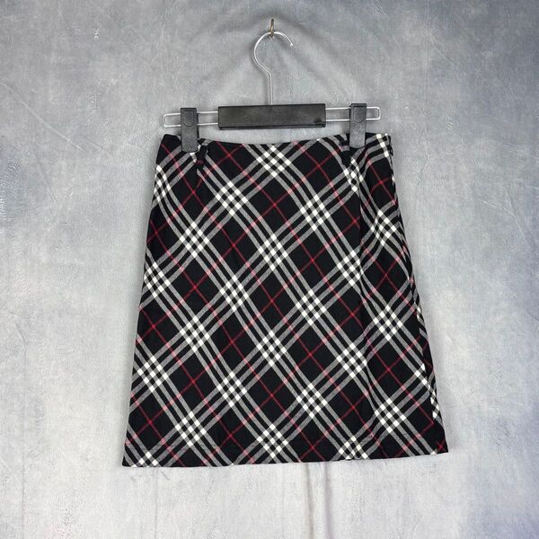 b47【バーバリー】【ノバチェック】【良品】Burberry スカート 36 チェック柄 ブルーレーベル ブラック系