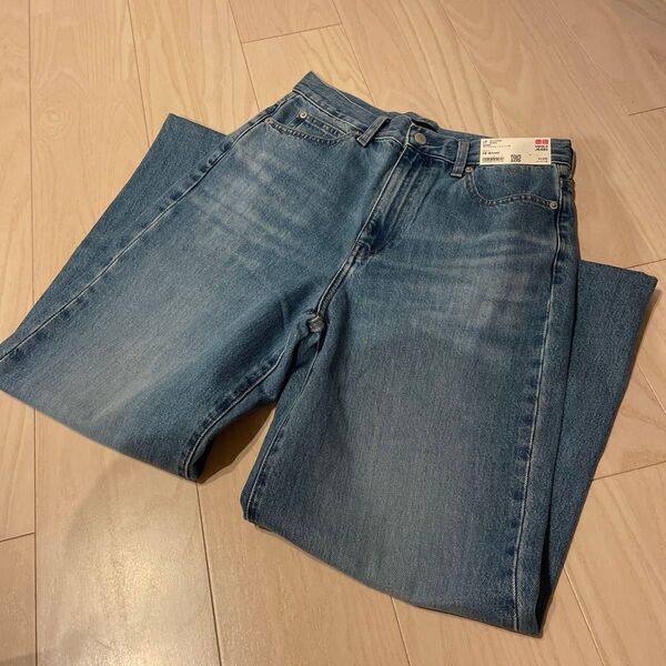 UNIQLO ワイドストレートジーンズ.