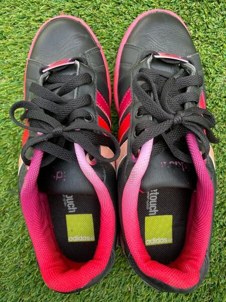 adidas スニーカー 23㎝ 黒/赤/ピンク アディダス
